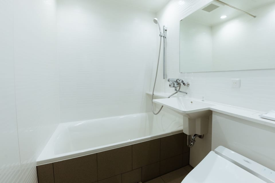 Superior Double Room | Bathroom | Slippers, towels