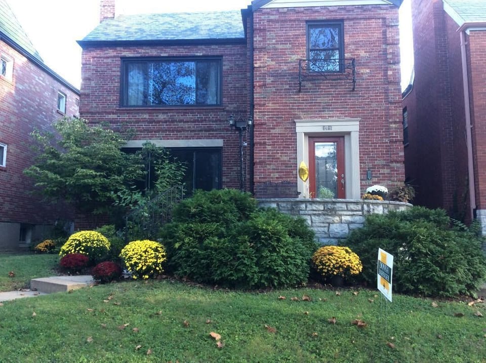 "Jewel" of the neighborhood: Francis Park, in autumn