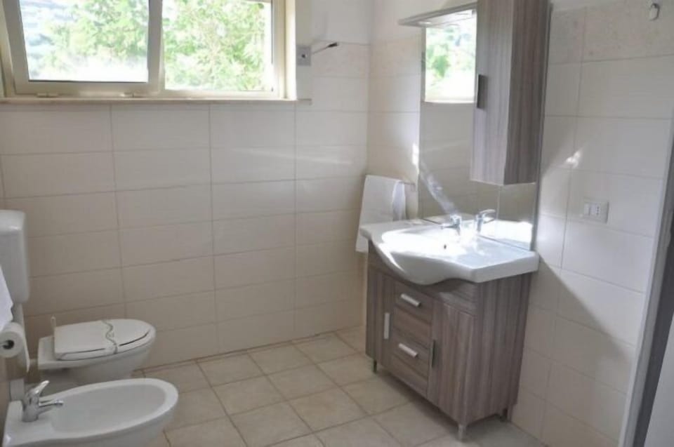 Shower, rainfall showerhead, bathrobes, bidet