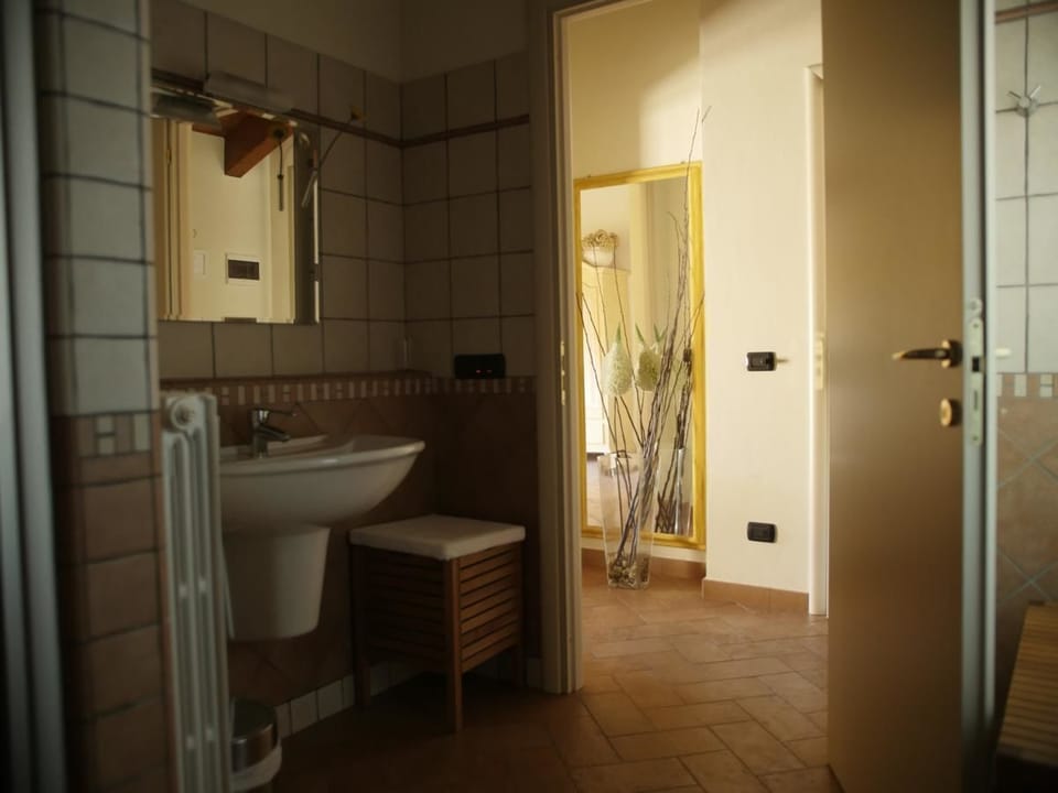 Double or Twin Room, Garden View | Bathroom | Shower, rainfall showerhead, hair dryer, bidet
