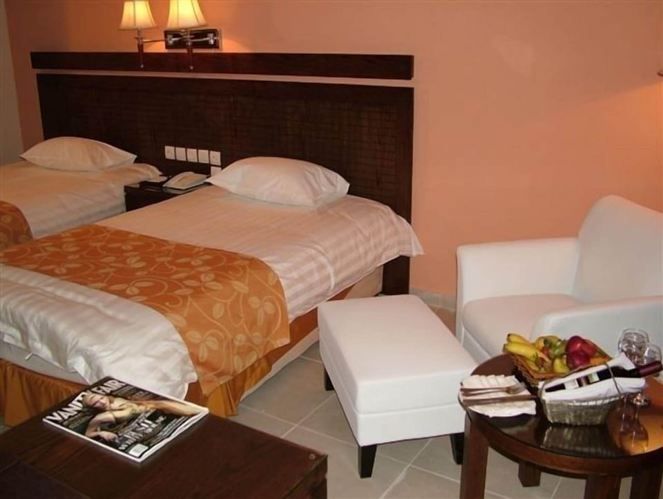 Premium bedding, in-room safe, desk, rollaway beds (surcharge)