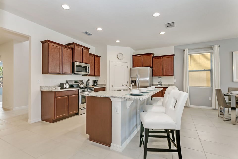 7036OakwoodSt,Solterra_07
