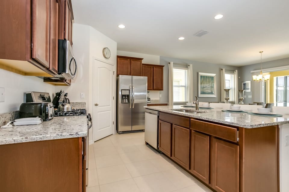7036OakwoodSt,Solterra_05