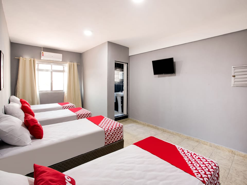 Quadruple Room (1 Double bed + 2 Single beds) | Soundproofing, free WiFi, bed sheets