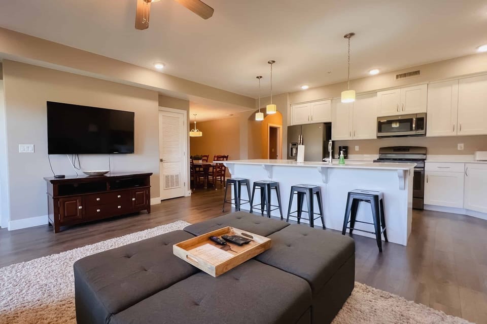 Condo, 3 Bedrooms | Living area | Smart TV