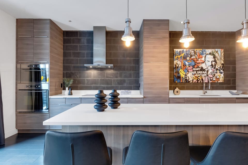 Premium Apartment, Multiple Beds, Patio, City View (Plateau Suite 1219) | Private kitchen | Full-size fridge, microwave, oven, stovetop