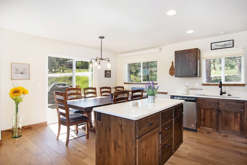Townhome, 3 Bedrooms | Private kitchen | Fridge, microwave, oven, dishwasher
