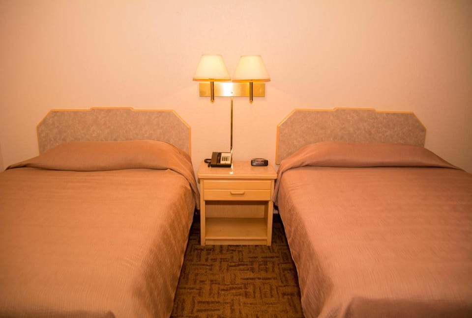 WiFi (free), bed sheets