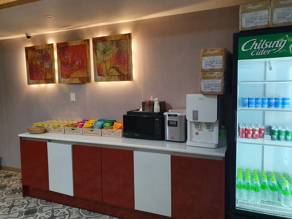 Snack bar
