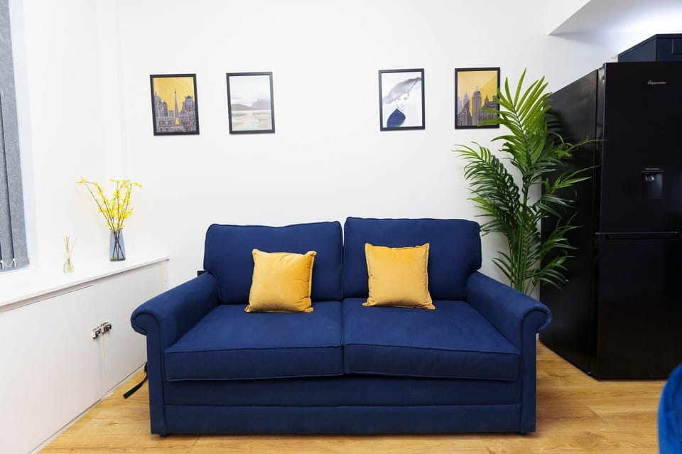 Standard Apartment, Private Bathroom (One Bedroom) | Lounge