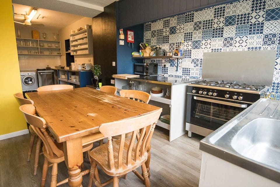 Villa | Shared kitchen facilities | Full-size fridge, microwave, oven, stovetop