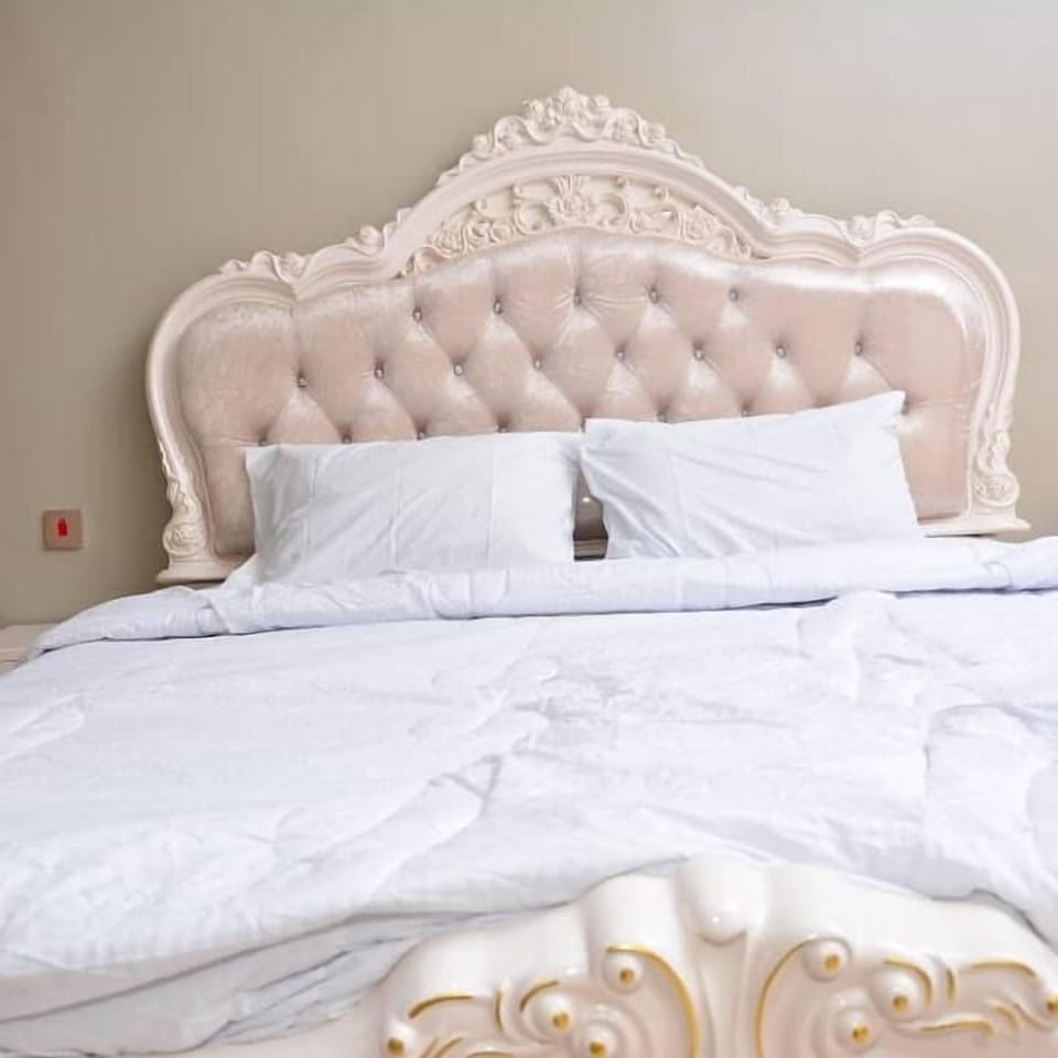 Business Room | Desk, laptop workspace, free WiFi, bed sheets