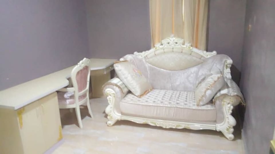 Business Room | Desk, laptop workspace, free WiFi, bed sheets