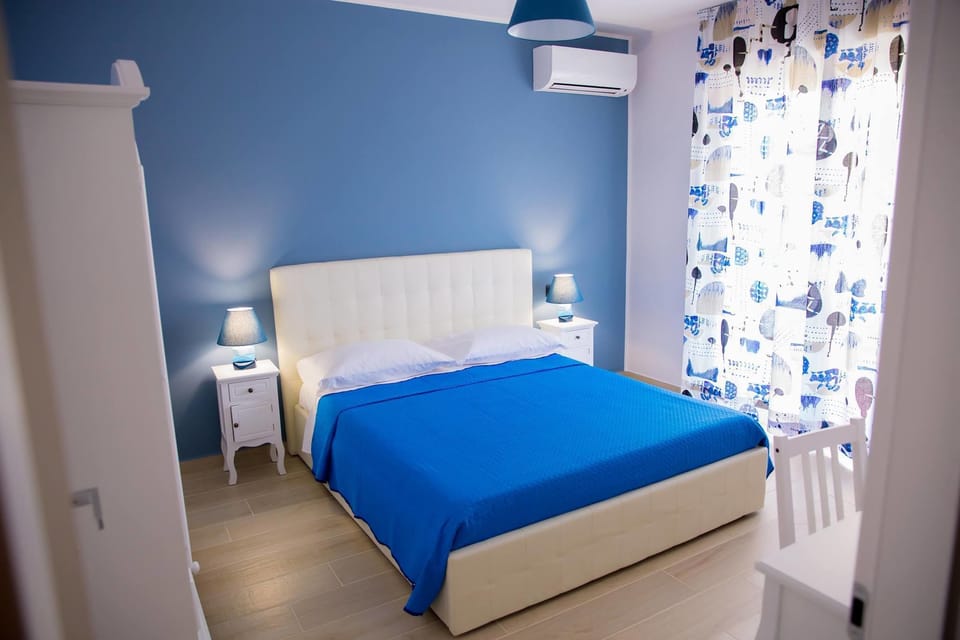 Double Room (Nocciola) | Bathroom | Shower, free toiletries, hair dryer, bidet