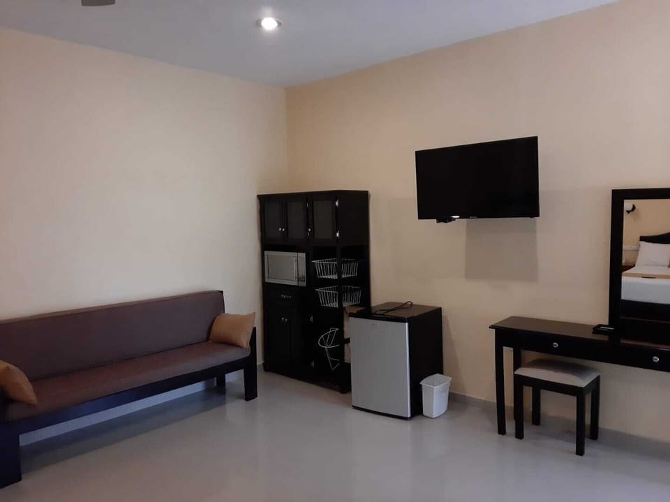 Basic Double Room | In-room dining