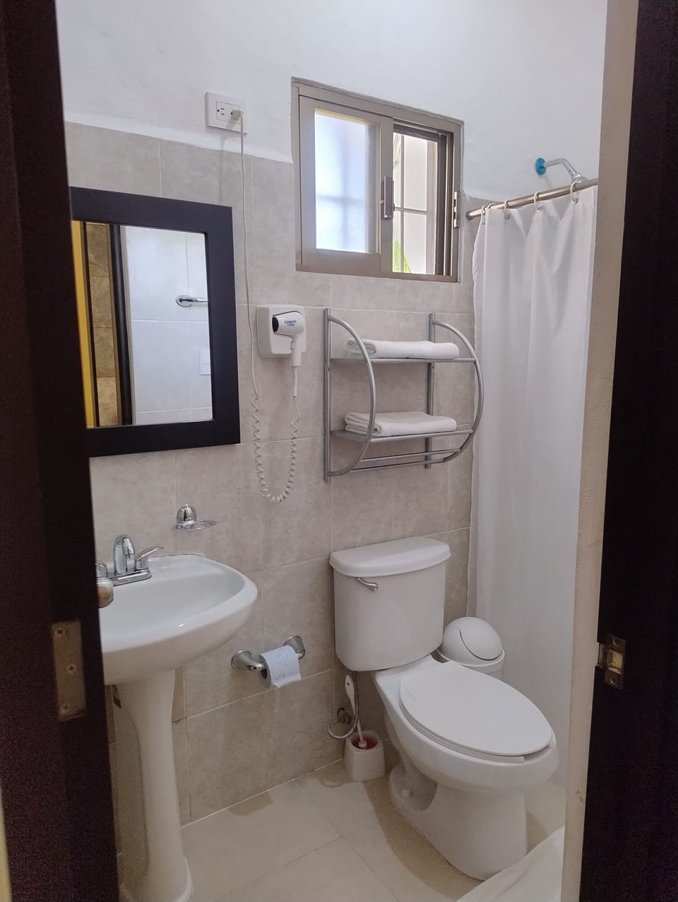 Basic Double Room | Bathroom