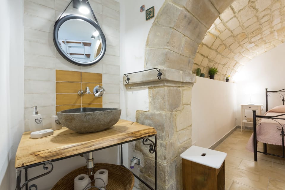 Duplex | Bathroom sink