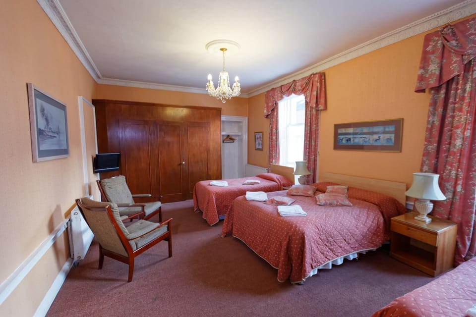 Family Room with ensuite | Individually decorated, individually furnished, desk, blackout drapes