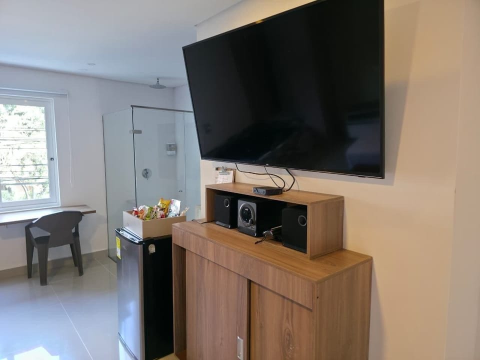 Superior Room | Living area | Flat-screen TV