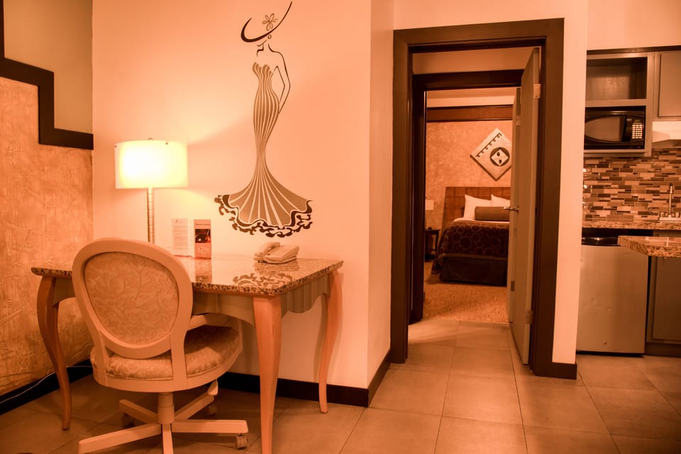 Luxury Suite | 1 bedroom, iron/ironing board, free WiFi, bed sheets