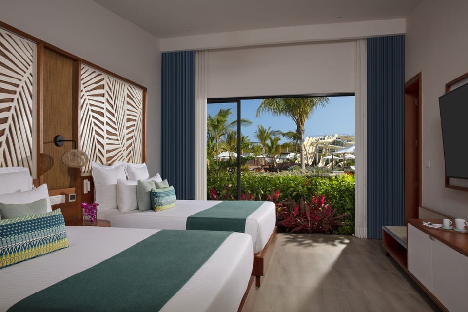 Preferred Club Two-Bedroom Villa With Pool | Hypo-allergenic bedding, in-room safe, desk, iron/ironing board