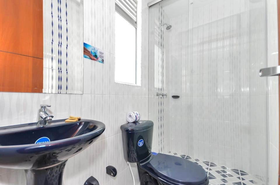 Shower, towels