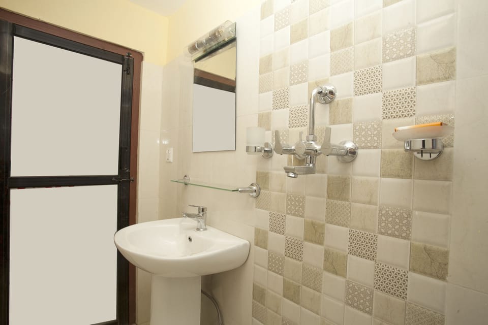 Bathroom sink