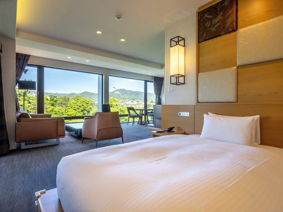 Riverte Suite | Premium bedding, down comforters, minibar, in-room safe