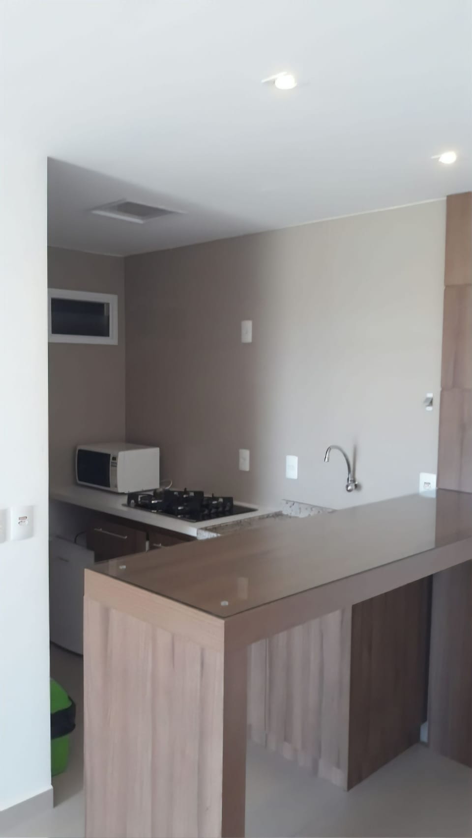 Fridge, stovetop, cookware/dishes/utensils, dining tables