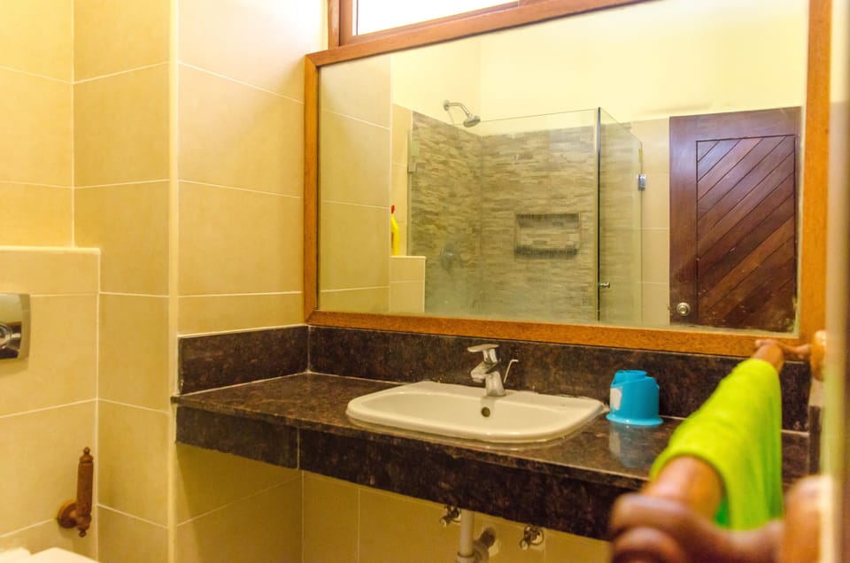 Bathroom sink