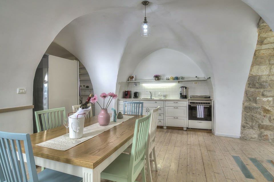 Luxury House, 2 Bedrooms | Private kitchen | Full-size fridge, oven, stovetop, espresso maker