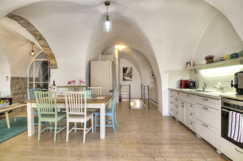 Luxury House, 2 Bedrooms | Private kitchen | Full-size fridge, oven, stovetop, espresso maker