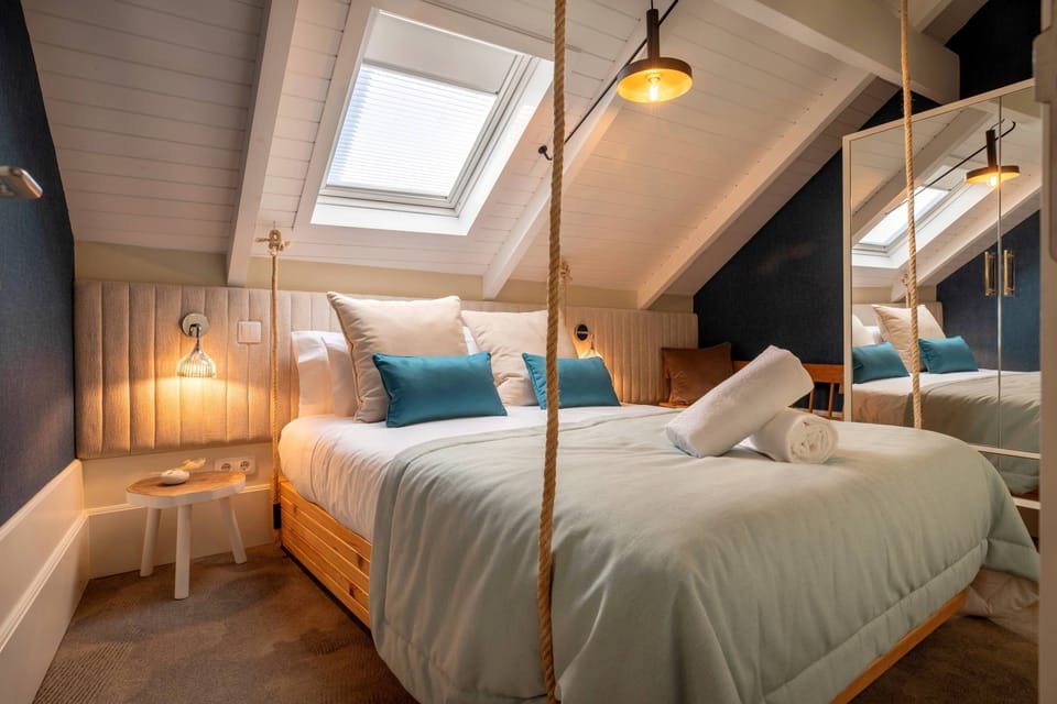 Standard Double or Twin Room | Minibar, in-room safe, soundproofing, free WiFi