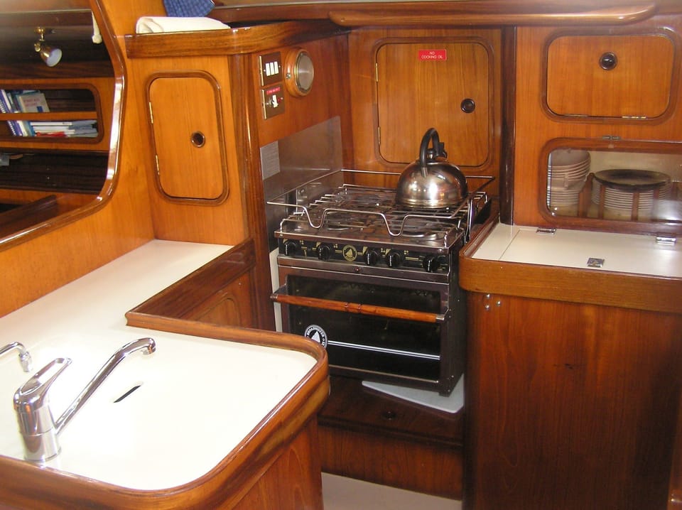 Yacht | Private kitchenette