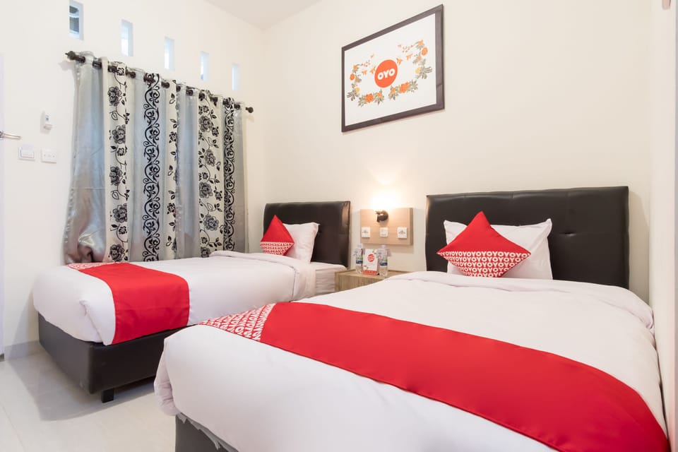 Standard Twin Room | Desk, WiFi (free), bed sheets