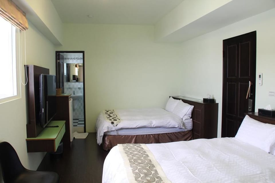 Basic Quadruple Room | Minibar, soundproofing, free WiFi, bed sheets