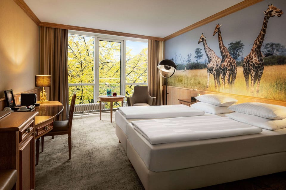 Room (Lounge) | In-room safe, desk, laptop workspace, soundproofing