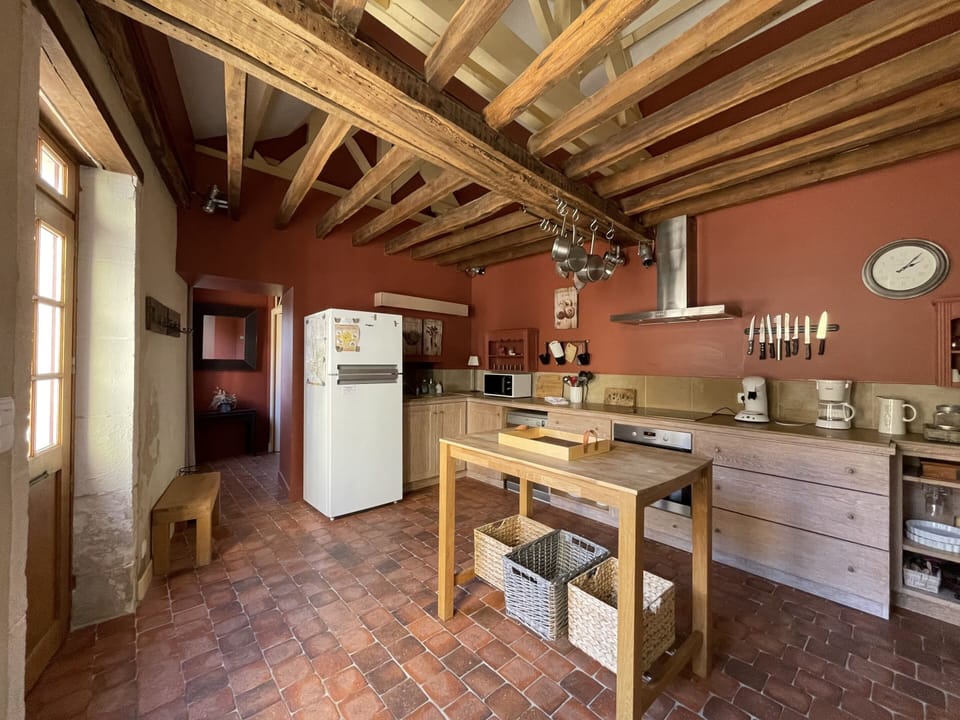 Comfort House, Ensuite (Caroline) | Shared kitchen | Highchair