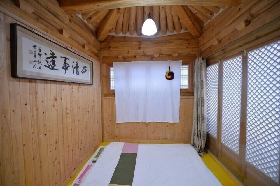 Traditional Studio (Byul-Chae) | Bed sheets
