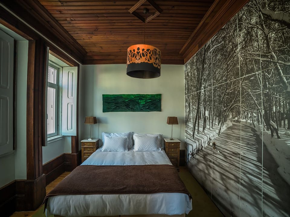 Family Room (II) | In-room safe, desk, iron/ironing board, rollaway beds