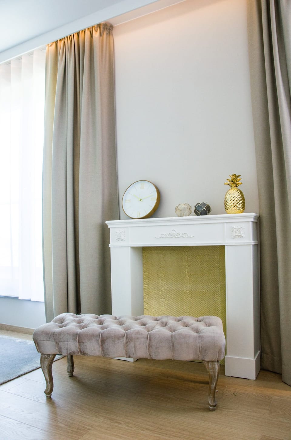 Panoramic Apartment | Living room | 65-inch Smart TV with satellite channels, TV