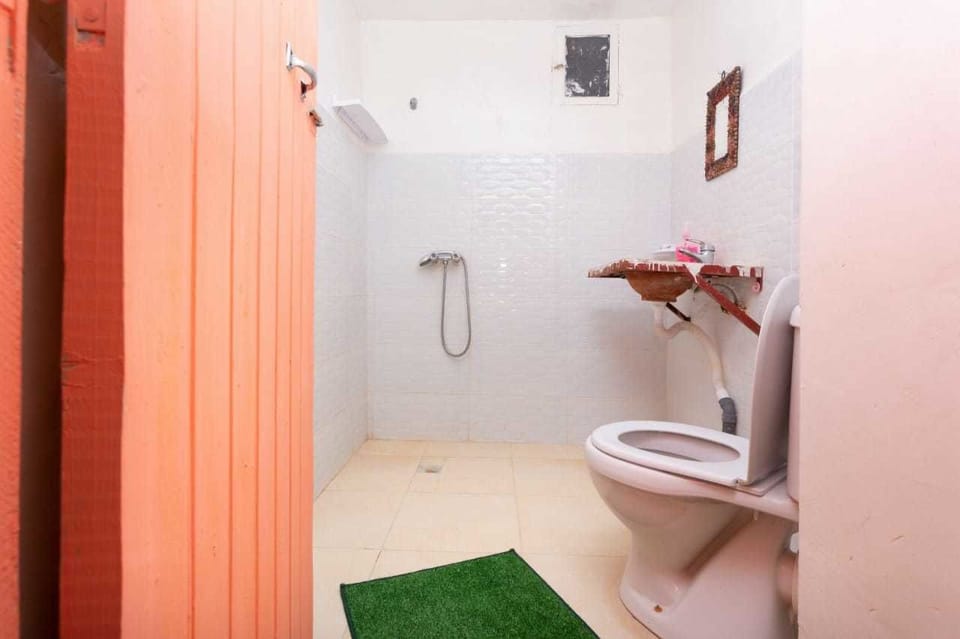 Triple Room | Bathroom | Shower, towels, soap, toilet paper