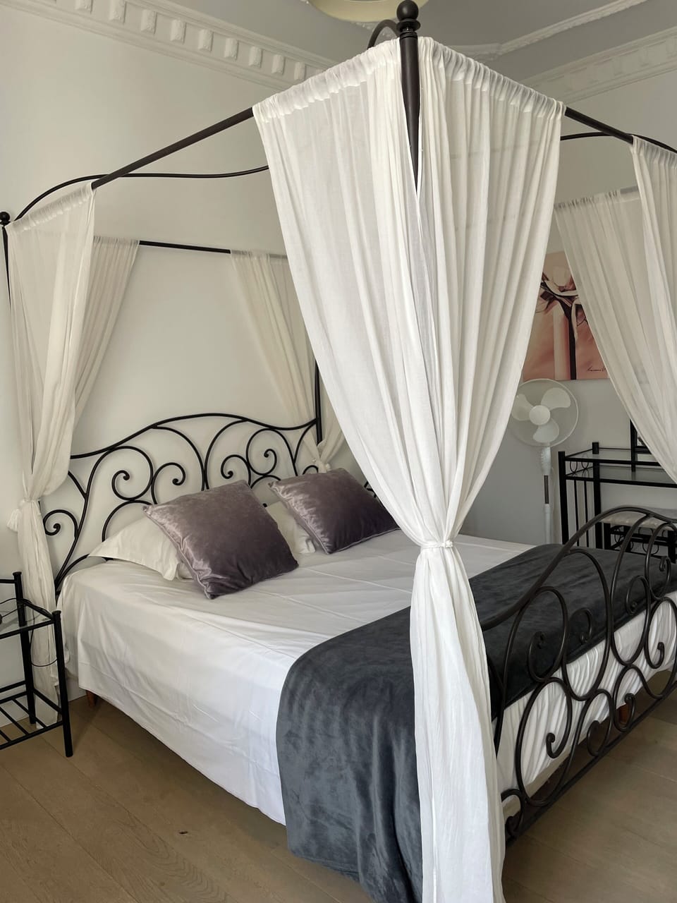 Family Room | Individually decorated, individually furnished, desk, cribs/infant beds