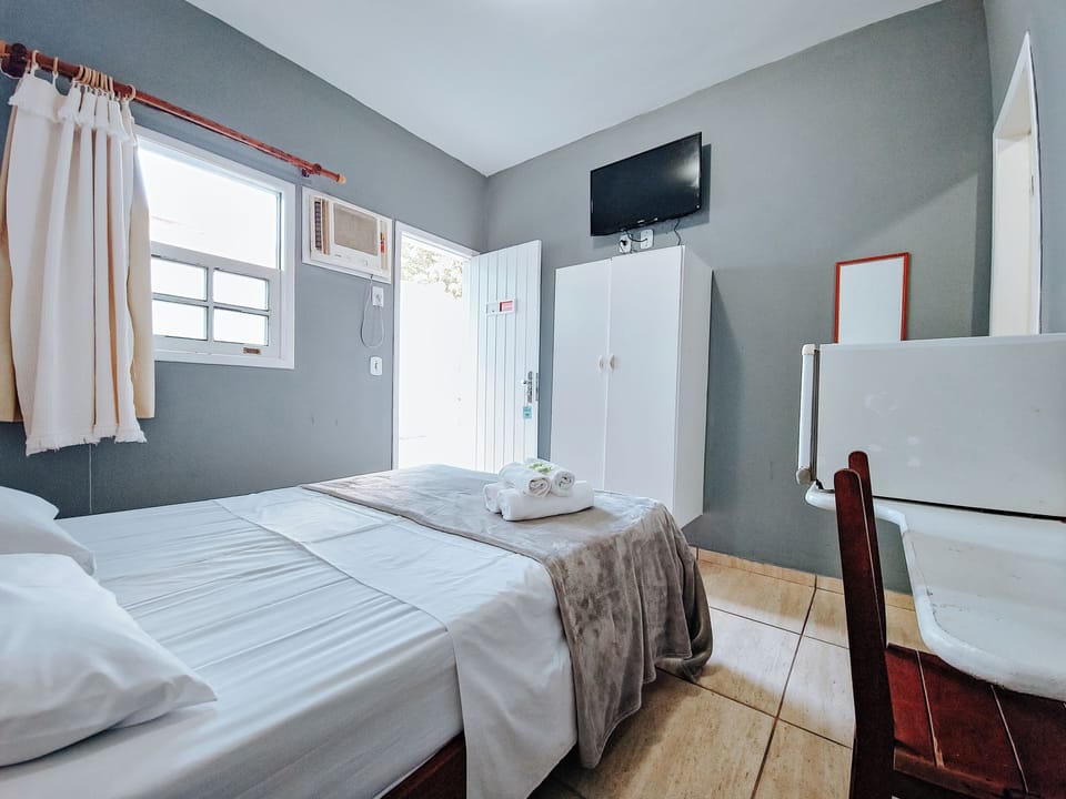 Standard Double Room | Minibar, in-room safe, WiFi (free), bed sheets
