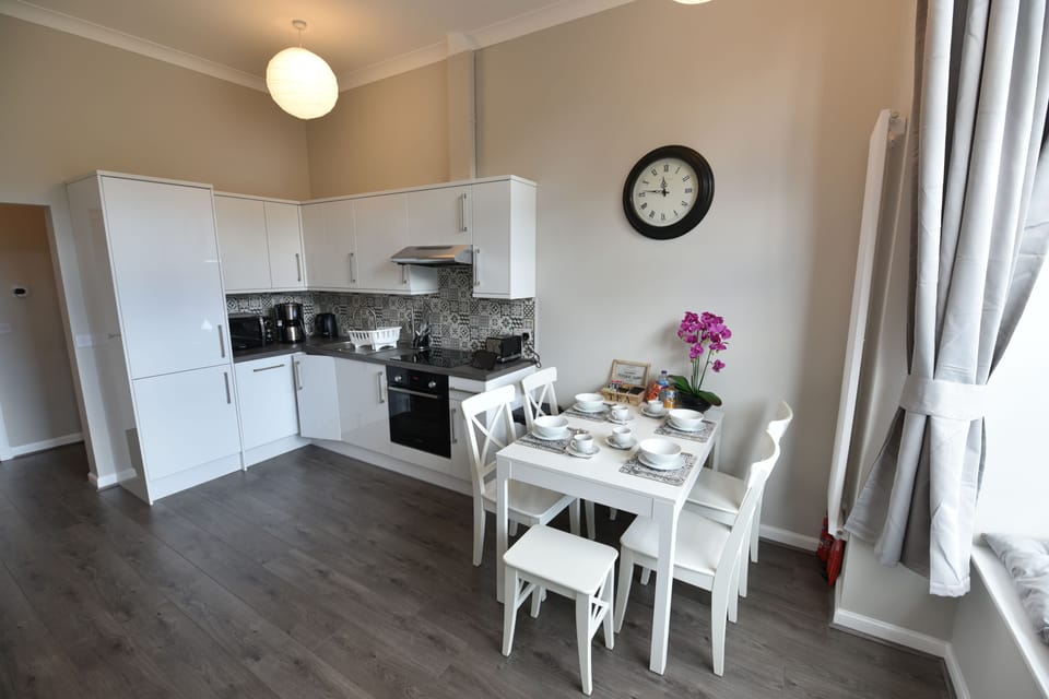 Luxury Apartment | Private kitchen | Full-size fridge, microwave, oven, stovetop