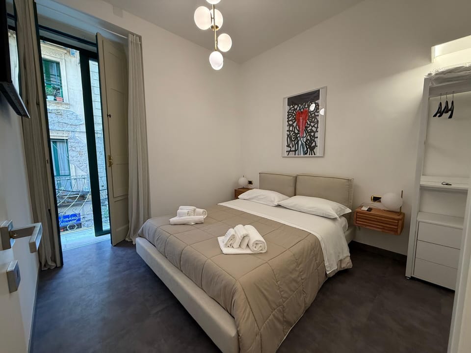 Classic Double Room, Ensuite | Minibar, desk, blackout drapes, soundproofing