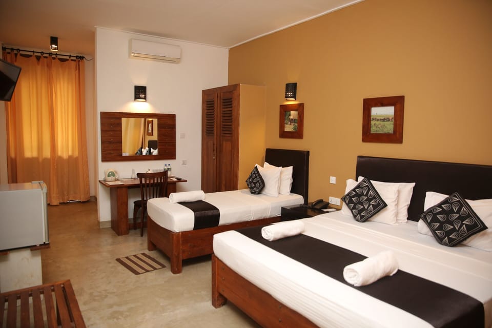 Deluxe Triple Room | In-room safe, laptop workspace, soundproofing, free WiFi