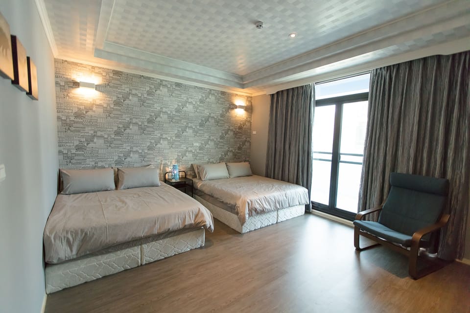 Basic Quadruple Room | Desk, free WiFi, bed sheets