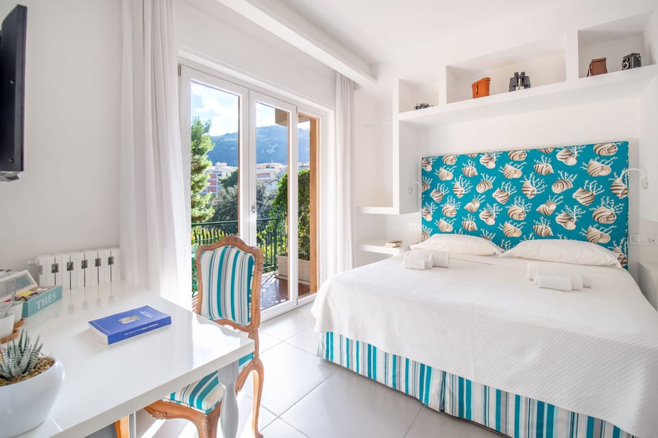 Superior Room, Balcony (102) | 1 bedroom, Egyptian cotton sheets, premium bedding, down comforters