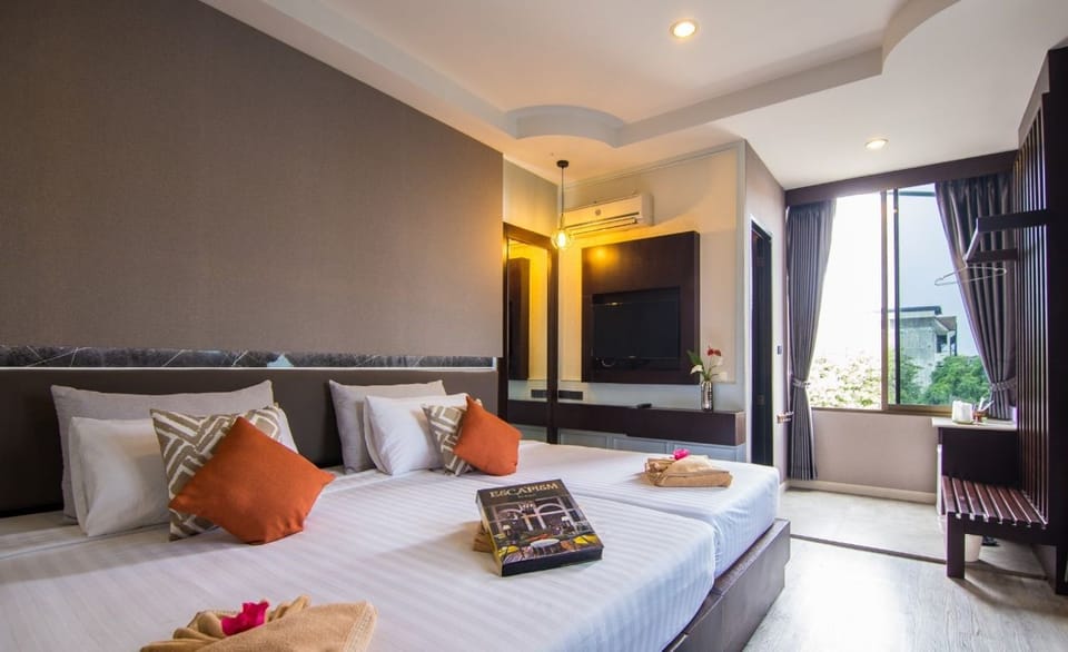 Superior Twin Room | Desk, free WiFi, bed sheets